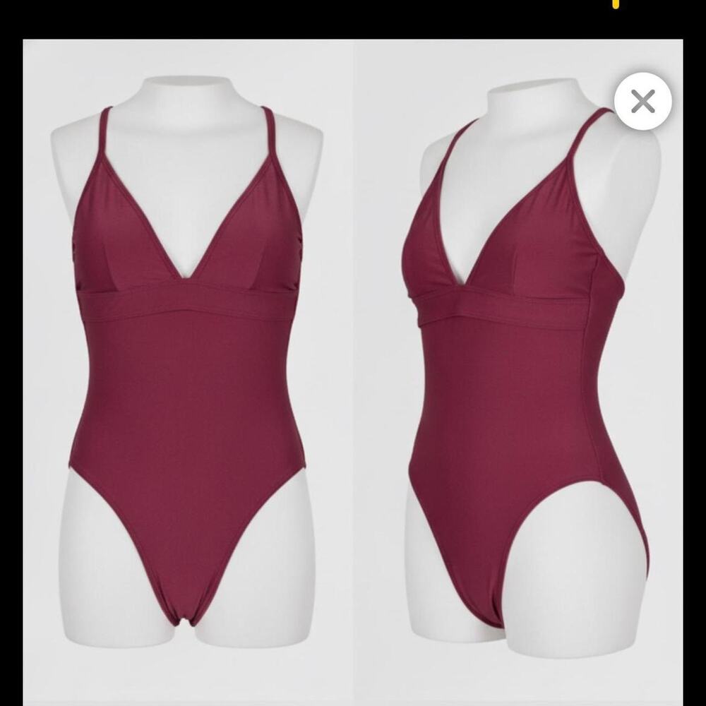 Women’s Mossimo burgundy mesh side one-piece racerback swimsuit size L